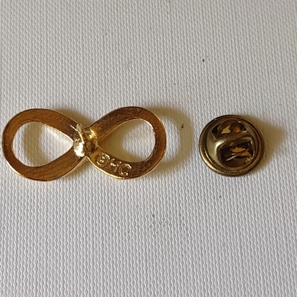 HC Infinity Pin Goldtone - Picture 3 of 3